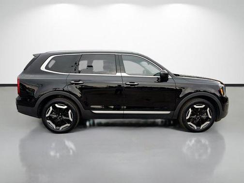 Ebony Black 2023 Kia Telluride S
