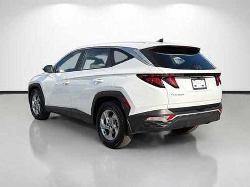 2023 Hyundai TUCSON SE