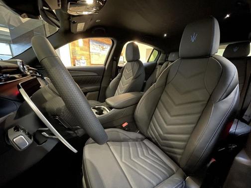 GRIGIO LAVA GRAY 2026 Maserati Grecale Modena