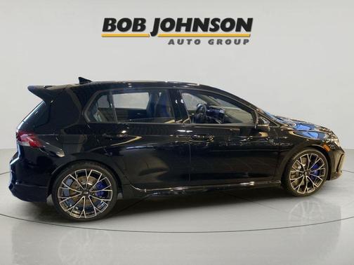 mythos black metallic 2026 Volkswagen Golf R 2.0T DSG