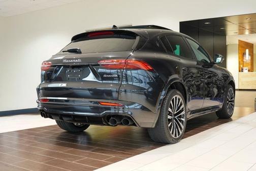 Nero Tempesta Metallic 2025 Maserati Grecale Modena