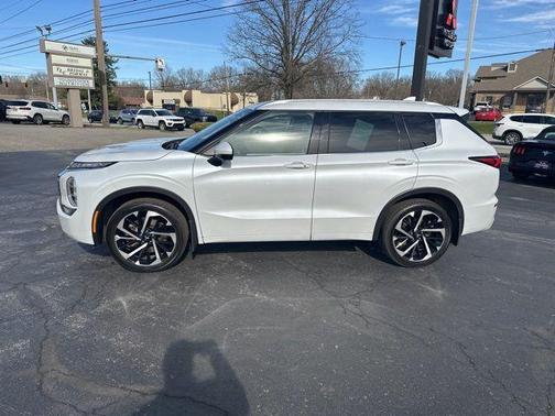 2023 Mitsubishi Outlander SEL