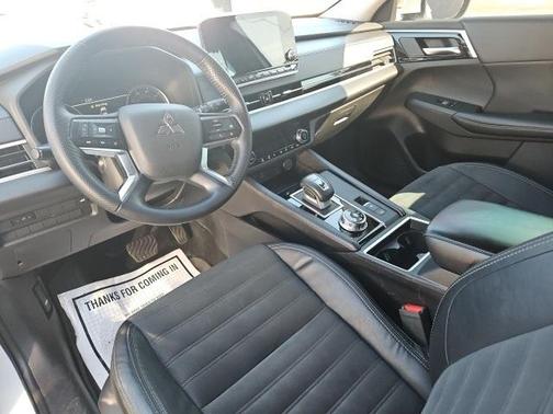 2022 Mitsubishi Outlander SE