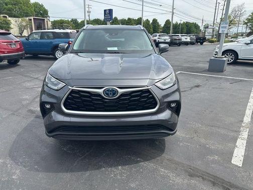 Magnetic Gray Metallic 2020 Toyota Highlander Hybrid XLE