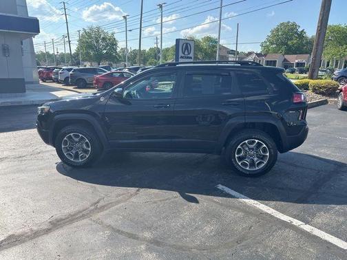 Diamond Black 2022 Jeep Cherokee Trailhawk