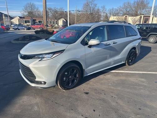 2025 Toyota Sienna Woodland Edition