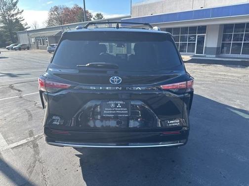 2022 Toyota Sienna Limited