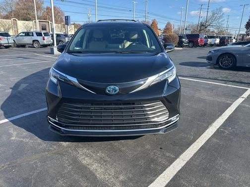2022 Toyota Sienna Limited