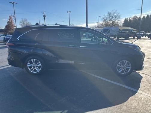 2022 Toyota Sienna Limited