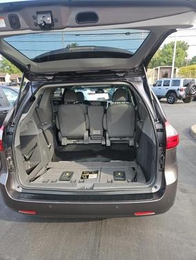 2020 Toyota Sienna XLE