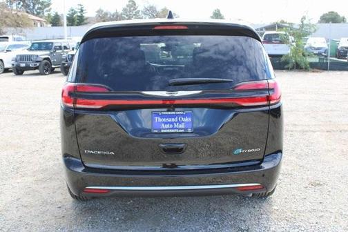 2025 Chrysler Pacifica Hybrid Select