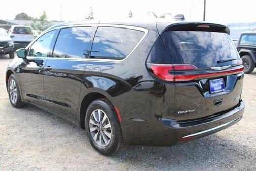 2025 Chrysler Pacifica Hybrid Select