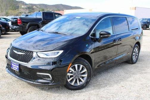 2025 Chrysler Pacifica Hybrid Select