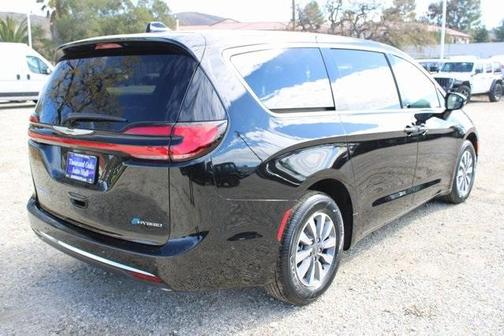 2025 Chrysler Pacifica Hybrid Select