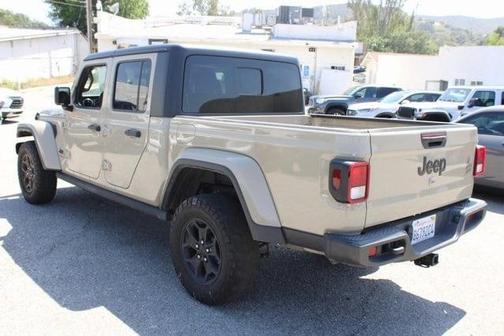 2022 Jeep Gladiator Sport
