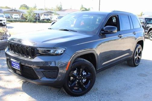 2025 Jeep Grand Cherokee Laredo