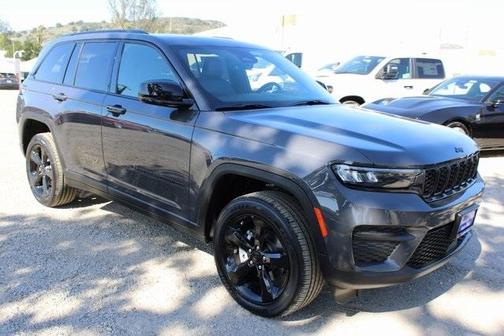 2025 Jeep Grand Cherokee Laredo