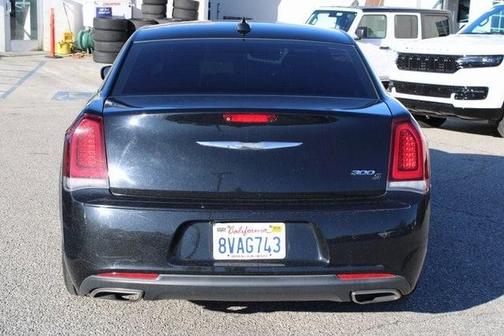 2019 Chrysler 300 S