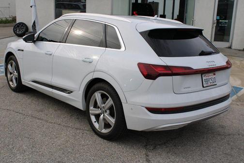 2019 Audi e-tron Premium Plus