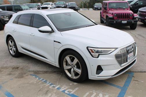 2019 Audi e-tron Premium Plus