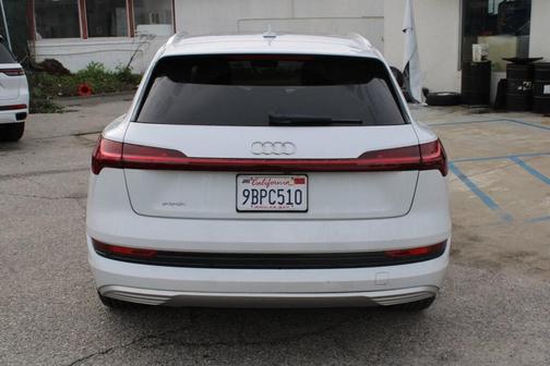 2019 Audi e-tron Premium Plus