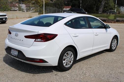 2020 Hyundai ELANTRA SE