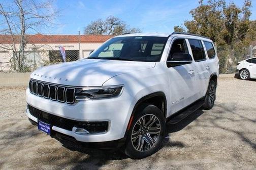 2025 Jeep Wagoneer Base