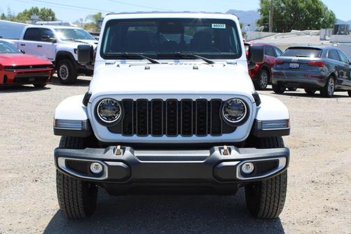 Bright White Clearcoat 2026 Jeep Gladiator 85th Anniversary Edition