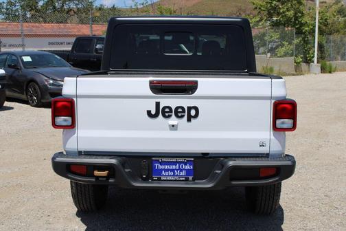 Bright White Clearcoat 2026 Jeep Gladiator 85th Anniversary Edition
