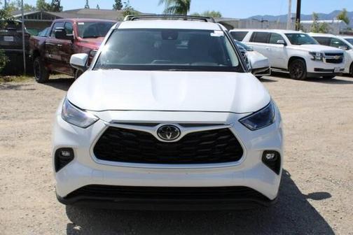 2022 Toyota Highlander LE