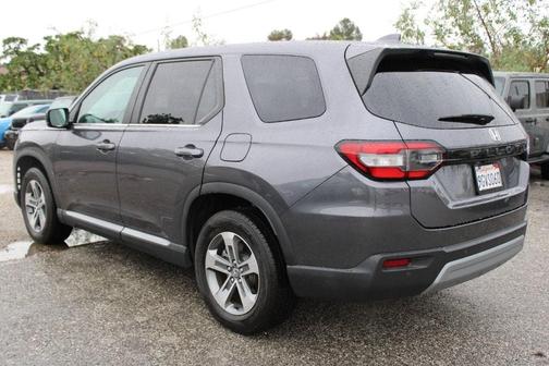 2023 Honda Pilot EX-L 8-Passenger