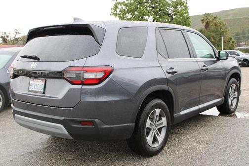 2023 Honda Pilot EX-L 8-Passenger