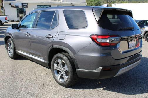 2023 Honda Pilot EX-L 8-Passenger