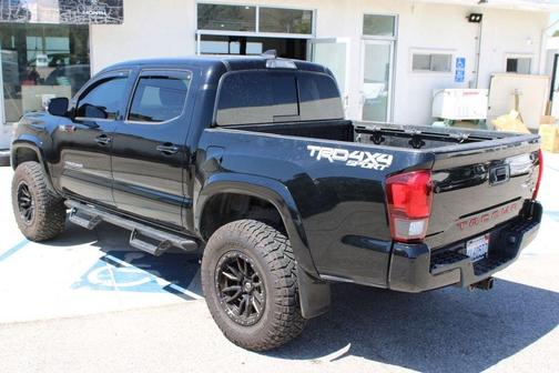 Midnight Black Metallic 2019 Toyota Tacoma TRD Sport
