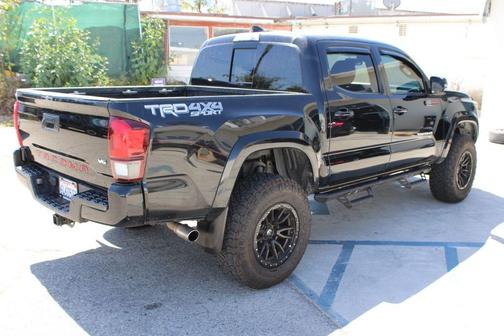 Midnight Black Metallic 2019 Toyota Tacoma TRD Sport