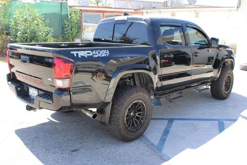 Midnight Black Metallic 2019 Toyota Tacoma TRD Sport