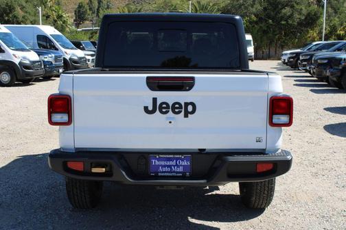 Bright White Clearcoat 2026 Jeep Gladiator 85th Anniversary Edition