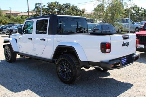 Bright White Clearcoat 2026 Jeep Gladiator 85th Anniversary Edition