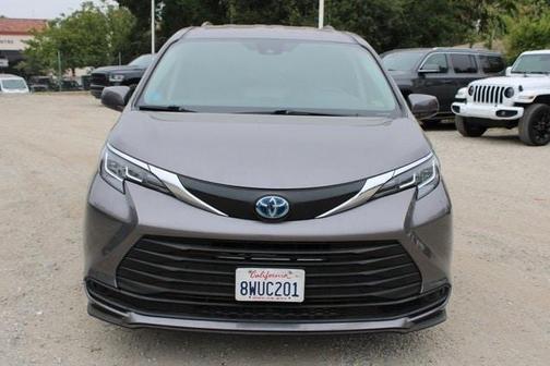 2021 Toyota Sienna LE