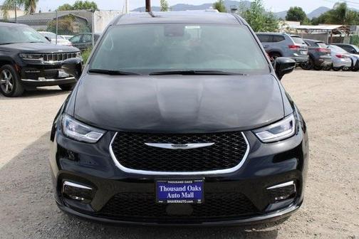 2025 Chrysler Pacifica Hybrid Select