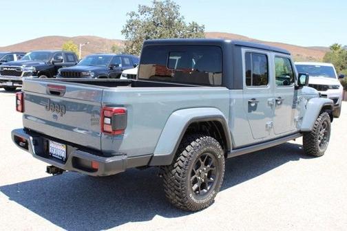 2024 Jeep Gladiator Sport