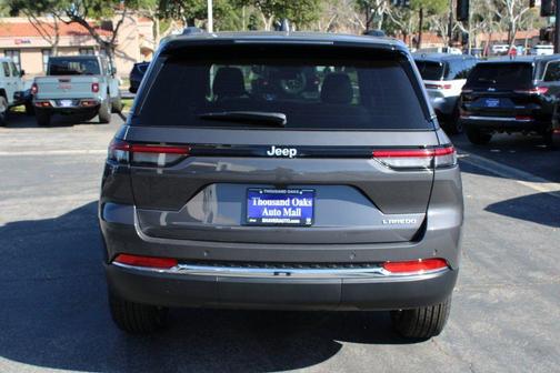 2025 Jeep Grand Cherokee Laredo