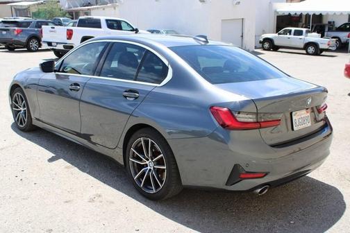 2019 BMW 330 i