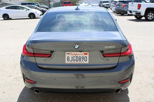 2019 BMW 330 i