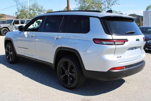 2023 Jeep Grand Cherokee L Laredo