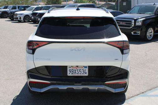 Snow White Pearl 2023 Kia Sportage Hybrid SX-Prestige