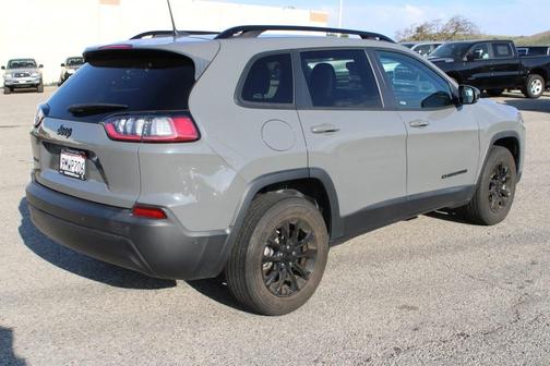2023 Jeep Cherokee Altitude Lux