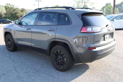 2023 Jeep Cherokee Altitude Lux