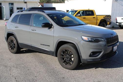 2023 Jeep Cherokee Altitude Lux
