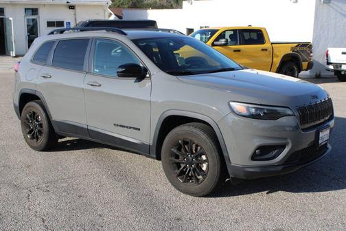 2023 Jeep Cherokee Altitude Lux